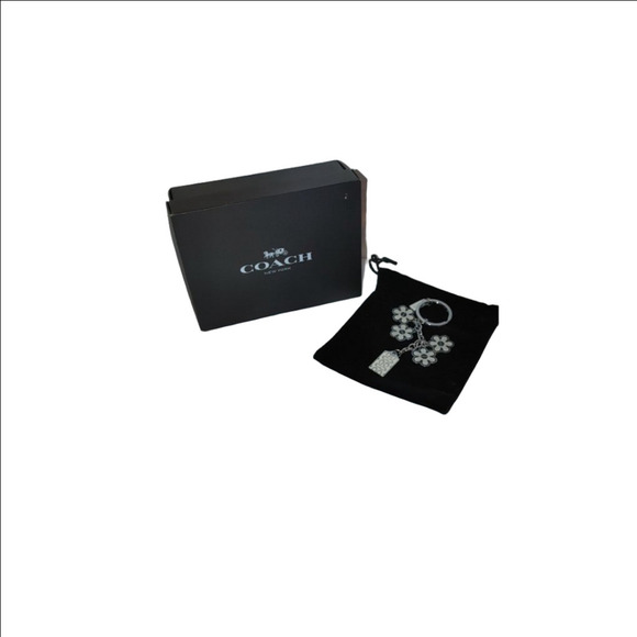 Coach Logo Sunflower Keychain in White & Silver with Dustbag & Box - Picture 1 of 4